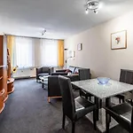Muenzgasse An Der Frauenkirche Dresde