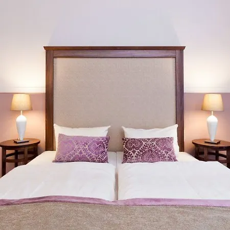 Muenzgasse An Der Frauenkirche