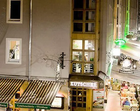 Muenzgasse An Der Frauenkirche Dresda