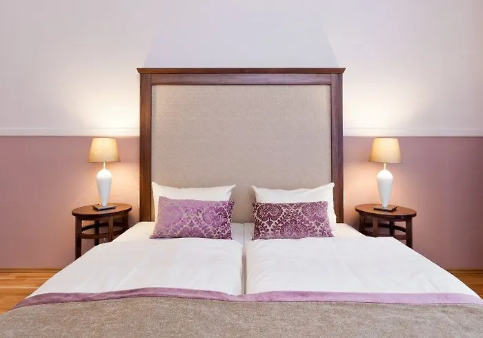 Muenzgasse An Der Frauenkirche