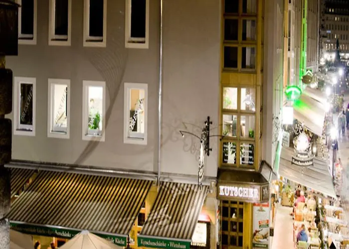 Muenzgasse An Der Frauenkirche Dresden