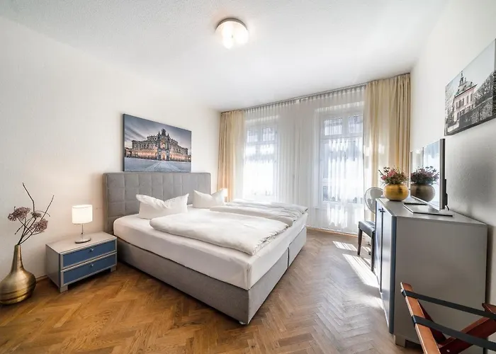 Muenzgasse An Der Frauenkirche